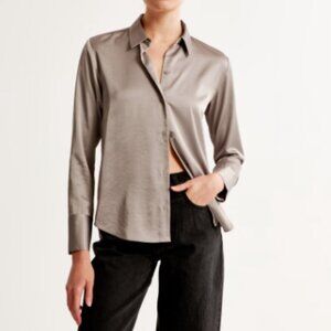 Abercrombie Long-Sleeve Satin Button-Up Shirt in Gold Size Medium